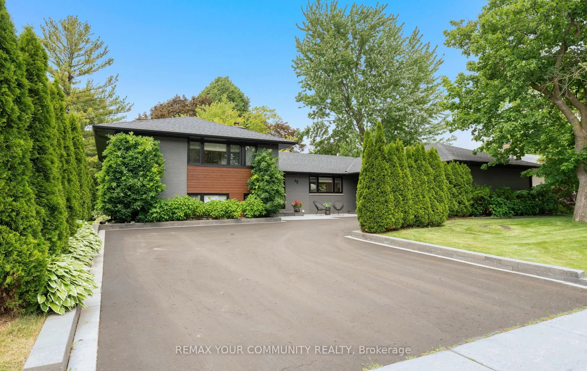 Photo 1 of 48 Royal Road, Aurora, Aurora Village — HOMEH