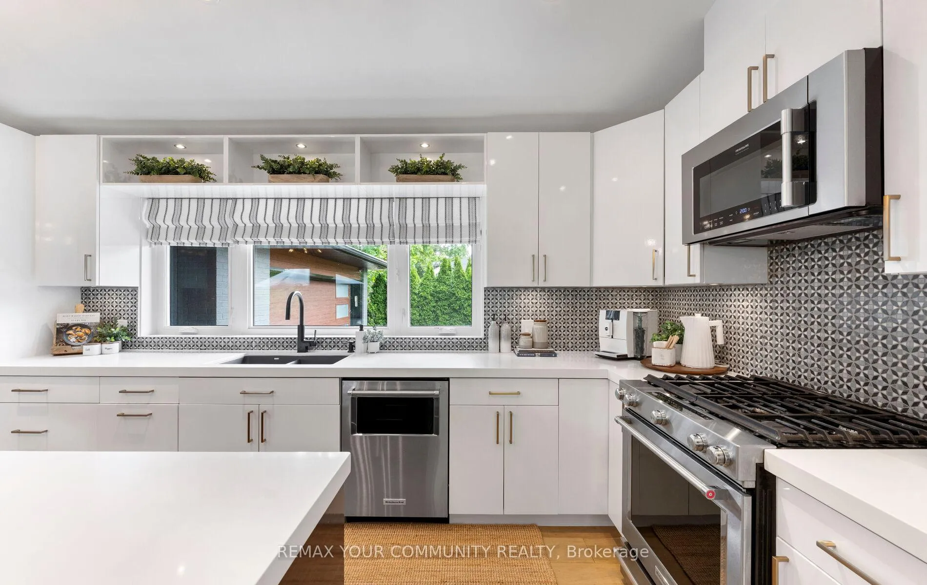 Photo 17 of 48 Royal Road, Aurora, Aurora Village — HOMEH