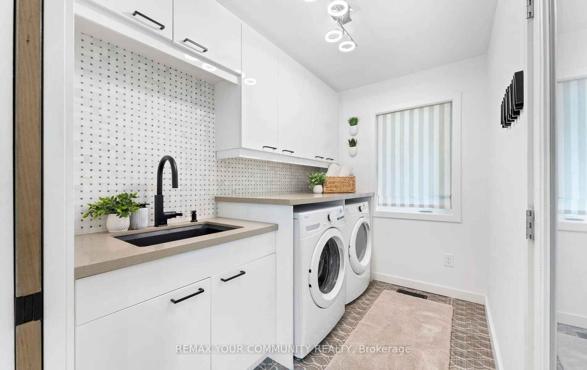 Photo 20 of 48 Royal Road, Aurora, Aurora Village — HOMEH