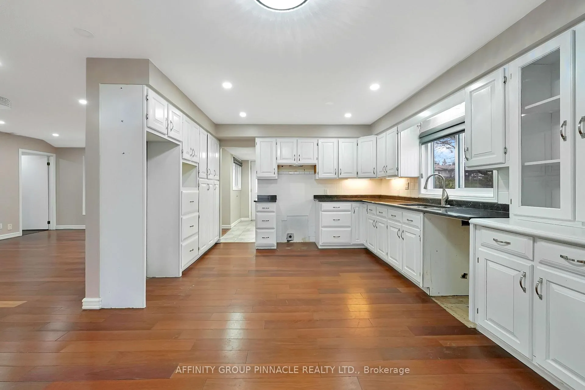 Photo 11 of 143 Beehive Drive, Kawartha Lakes, Fenelon — HOMEH