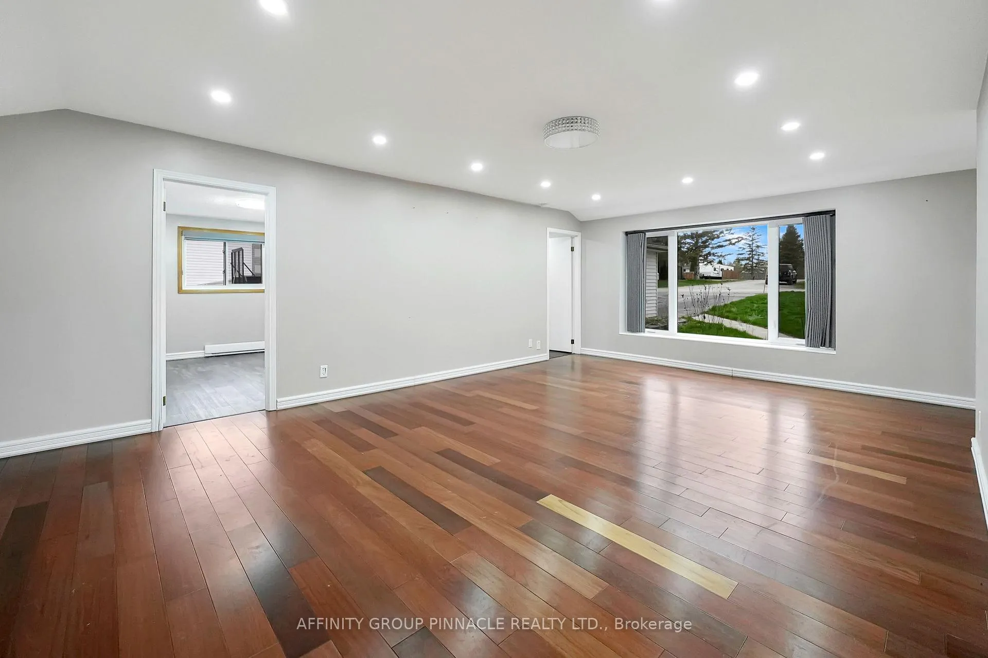 Photo 13 of 143 Beehive Drive, Kawartha Lakes, Fenelon — HOMEH