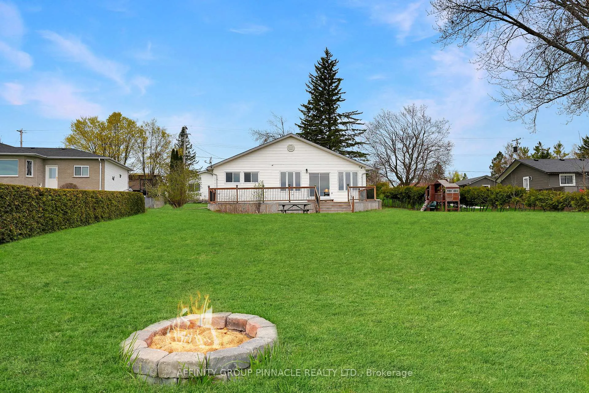 Photo 37 of 143 Beehive Drive, Kawartha Lakes, Fenelon — HOMEH