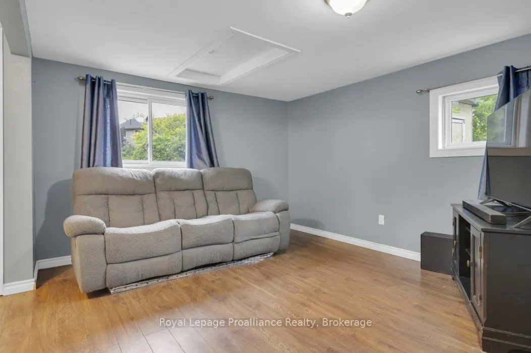 Photo 13 of 57 Albion Street, Belleville, Belleville Ward — HOMEH