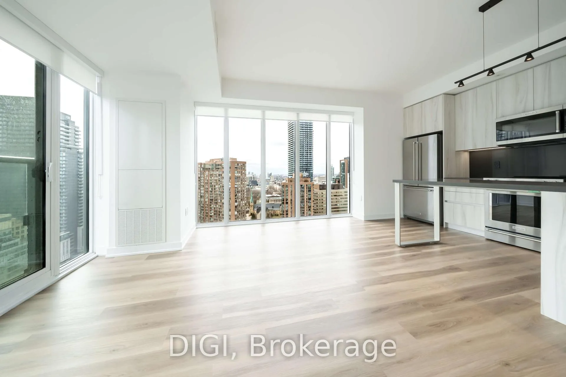 Photo 4 of Unit 2302, 8 Gloucester Street, Toronto, Church-Yonge Corridor — HOMEH