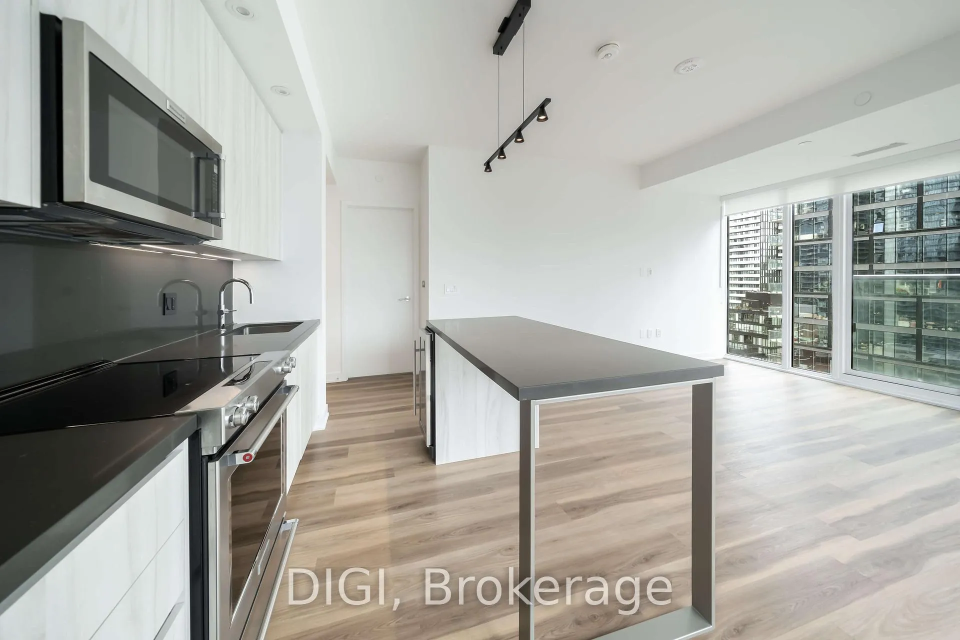 Photo 6 of Unit 2302, 8 Gloucester Street, Toronto, Church-Yonge Corridor — HOMEH