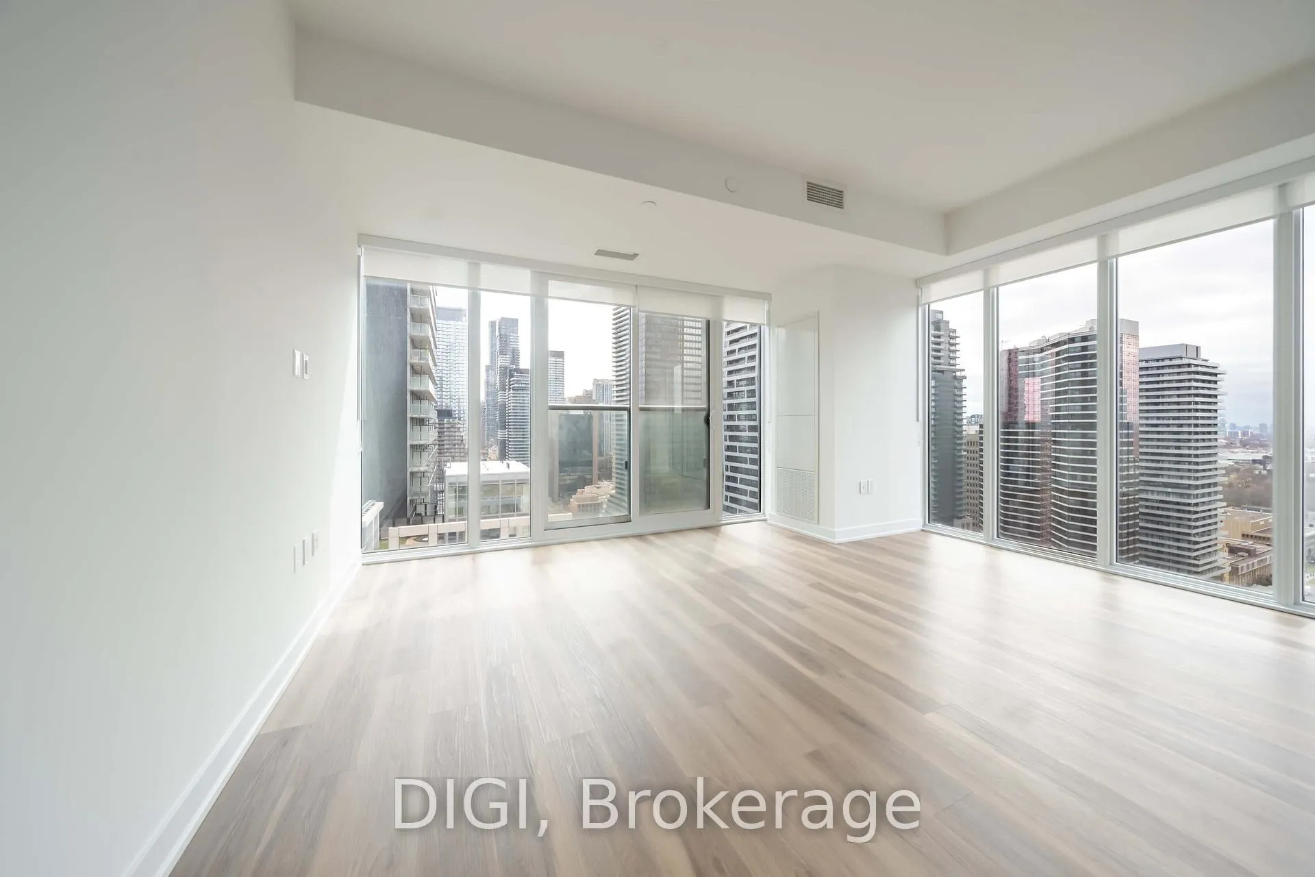 Photo 7 of Unit 2302, 8 Gloucester Street, Toronto, Church-Yonge Corridor — HOMEH