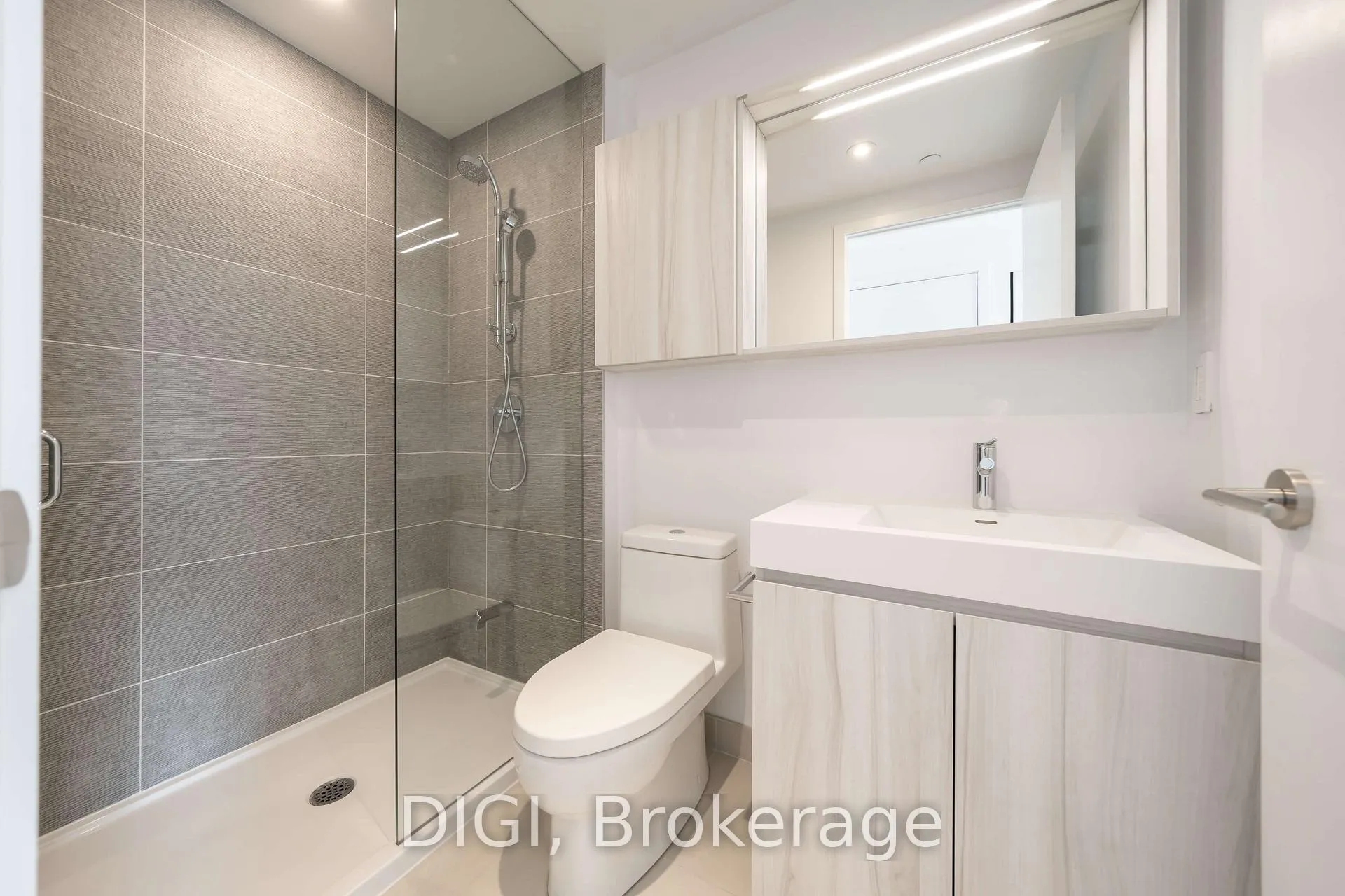 Photo 11 of Unit 2302, 8 Gloucester Street, Toronto, Church-Yonge Corridor — HOMEH