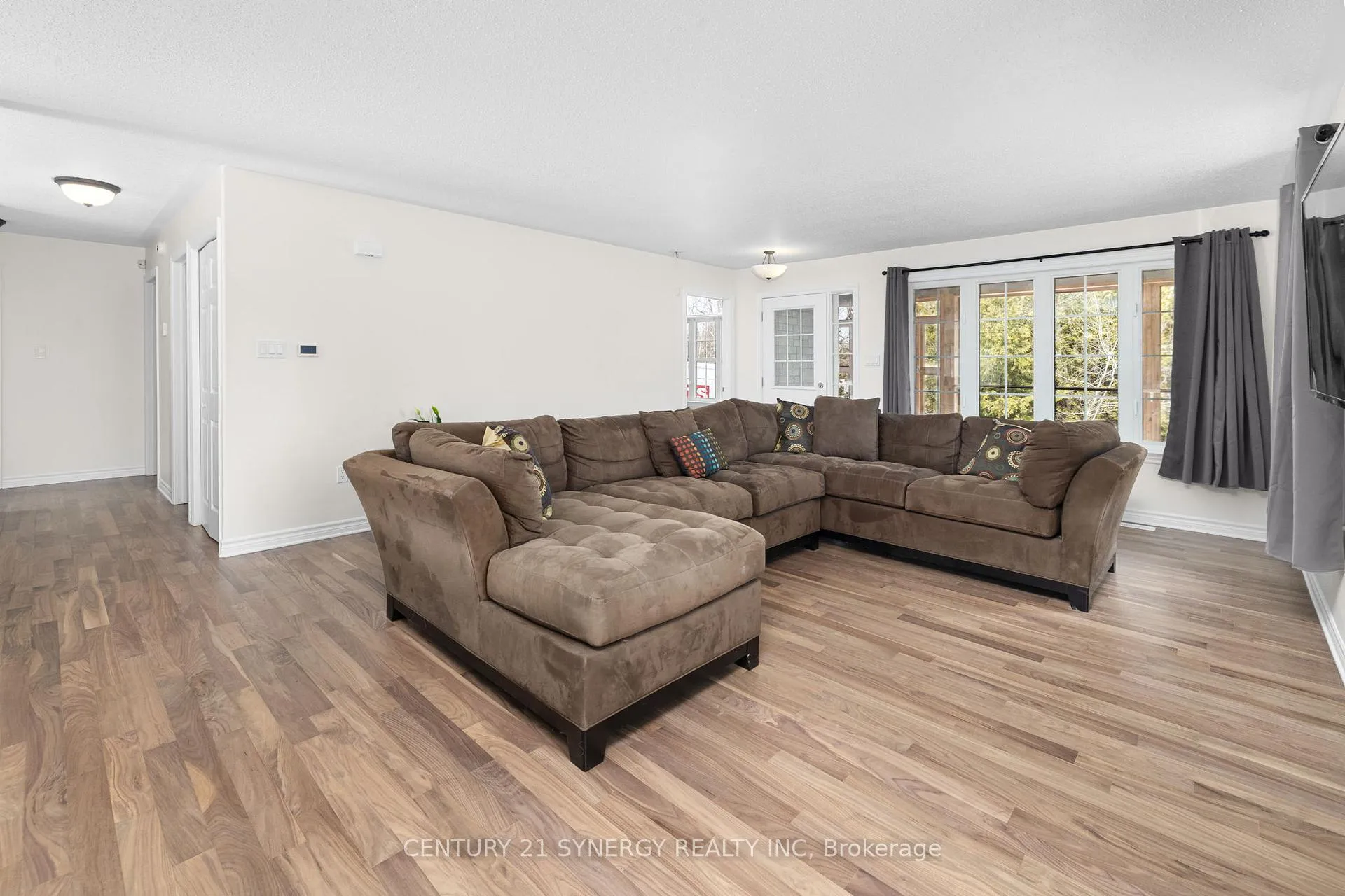 Photo 8 of 42 Empress Drive, North Grenville, Kemptville — HOMEH