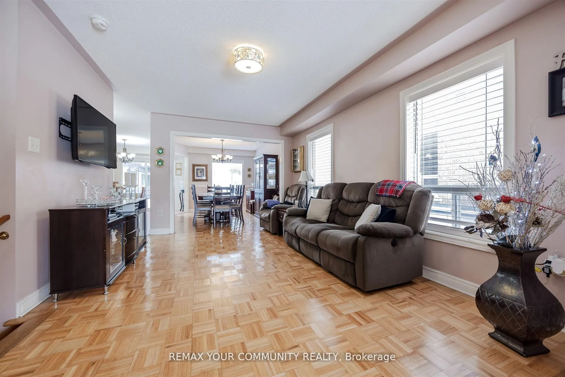 Photo 4 of 50 Lodgeway Drive, Vaughan, Rural Vaughan — HOMEH
