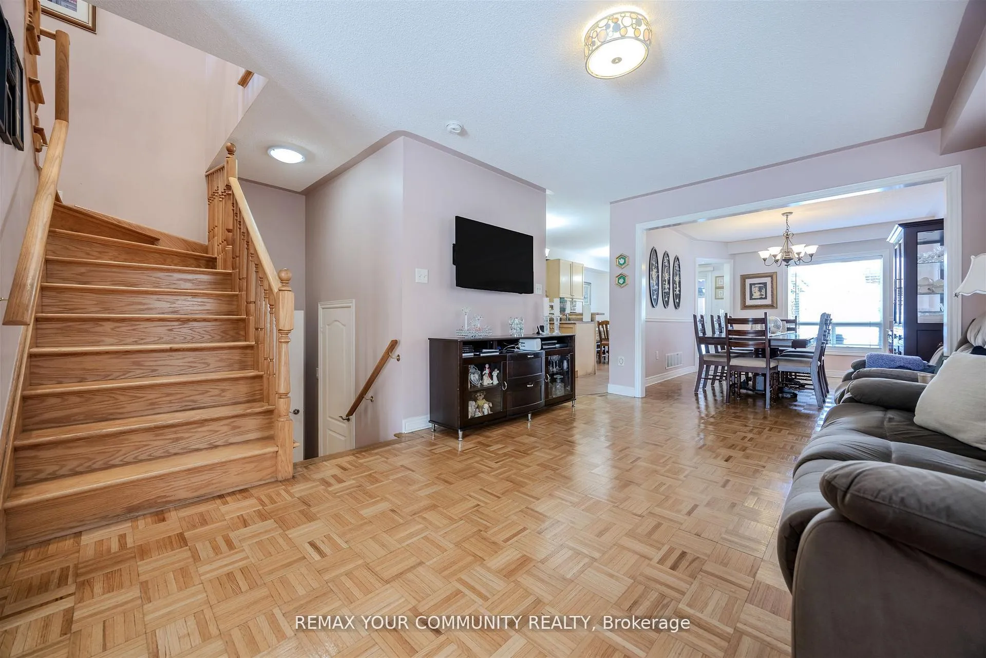 Photo 5 of 50 Lodgeway Drive, Vaughan, Rural Vaughan — HOMEH