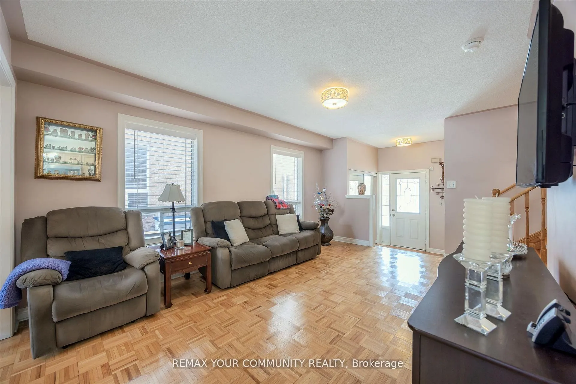 Photo 7 of 50 Lodgeway Drive, Vaughan, Rural Vaughan — HOMEH