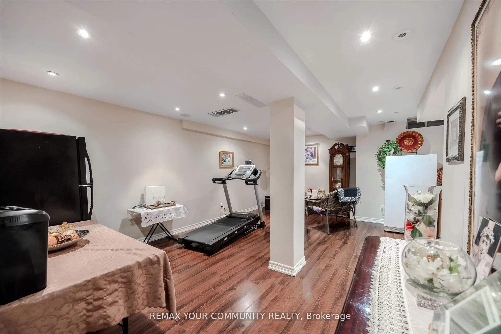Photo 32 of 50 Lodgeway Drive, Vaughan, Rural Vaughan — HOMEH