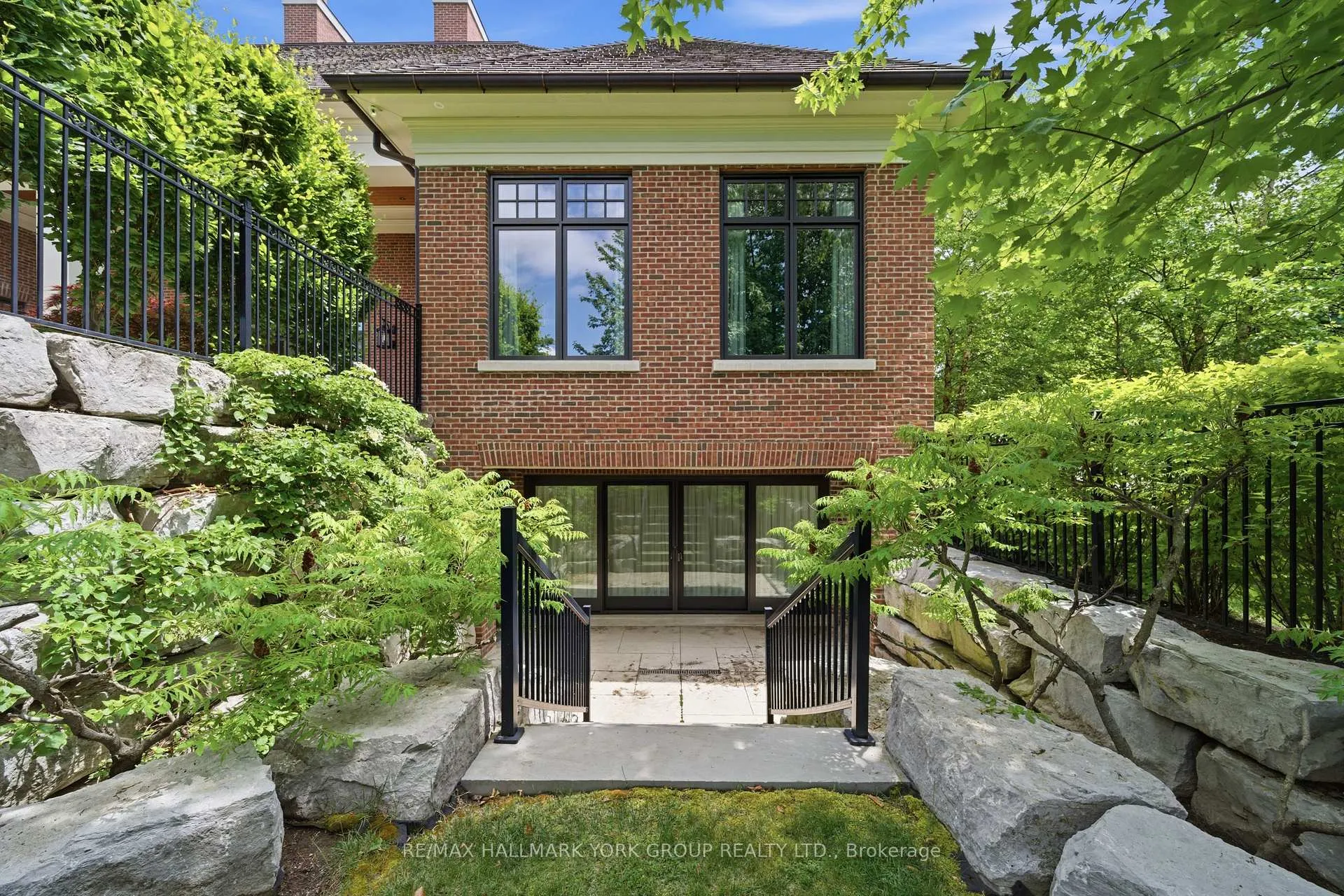 Photo 35 of 45 Adena Meadows Way, Aurora, Bayview Southeast — HOMEH