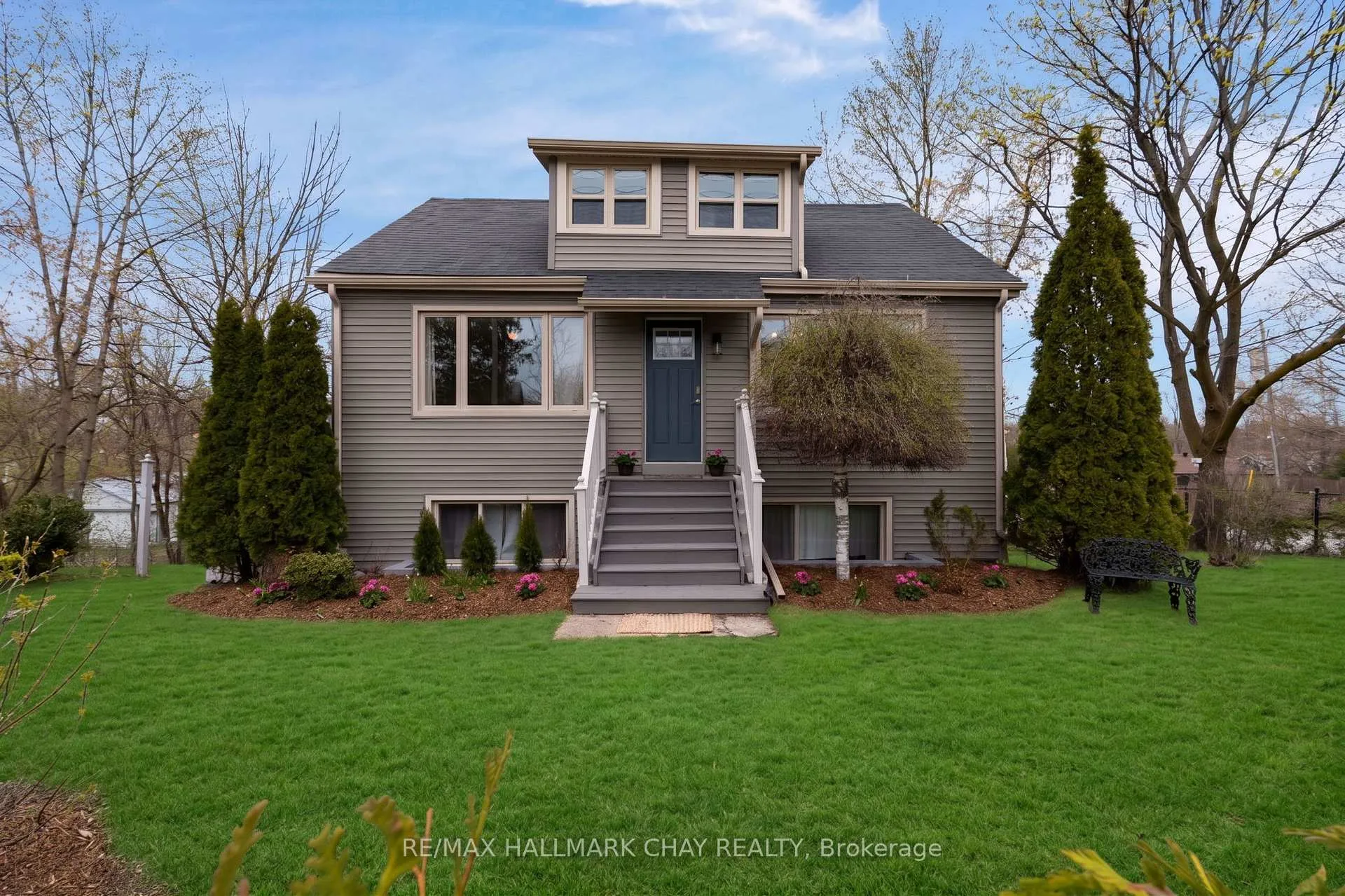 Photo 2 of 296 Barrie Road, Orillia — HOMEH