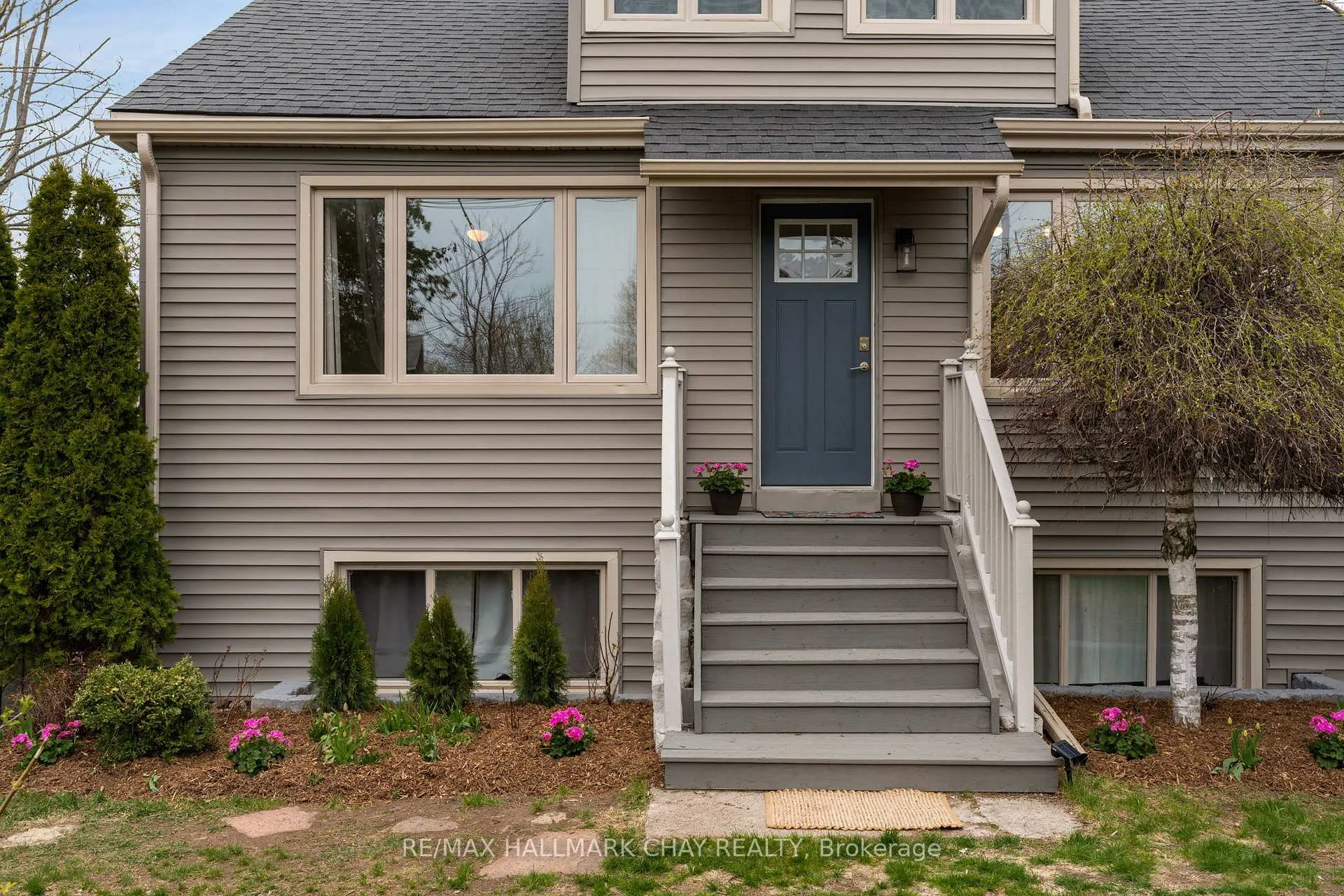 Photo 4 of 296 Barrie Road, Orillia — HOMEH
