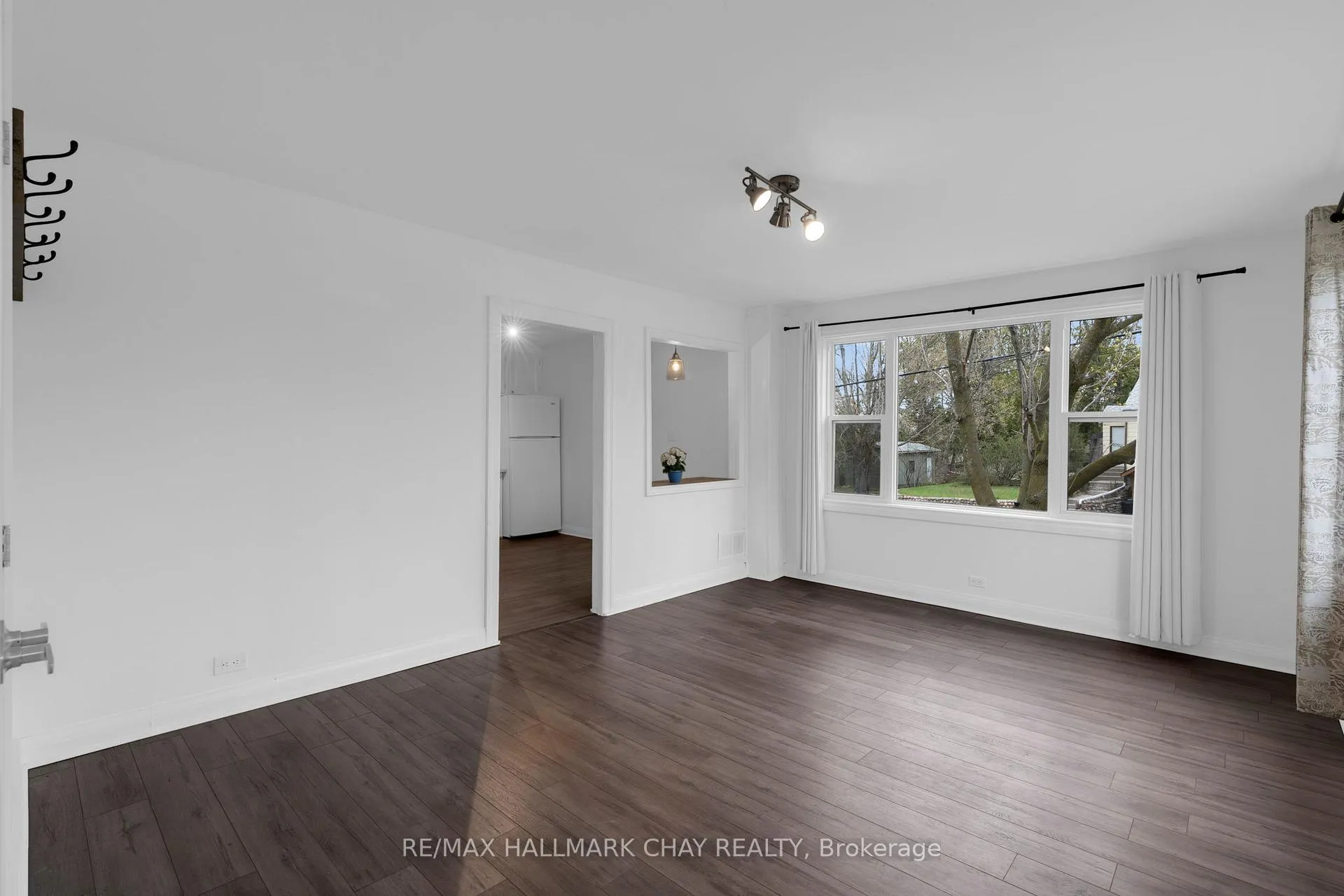 Photo 6 of 296 Barrie Road, Orillia — HOMEH
