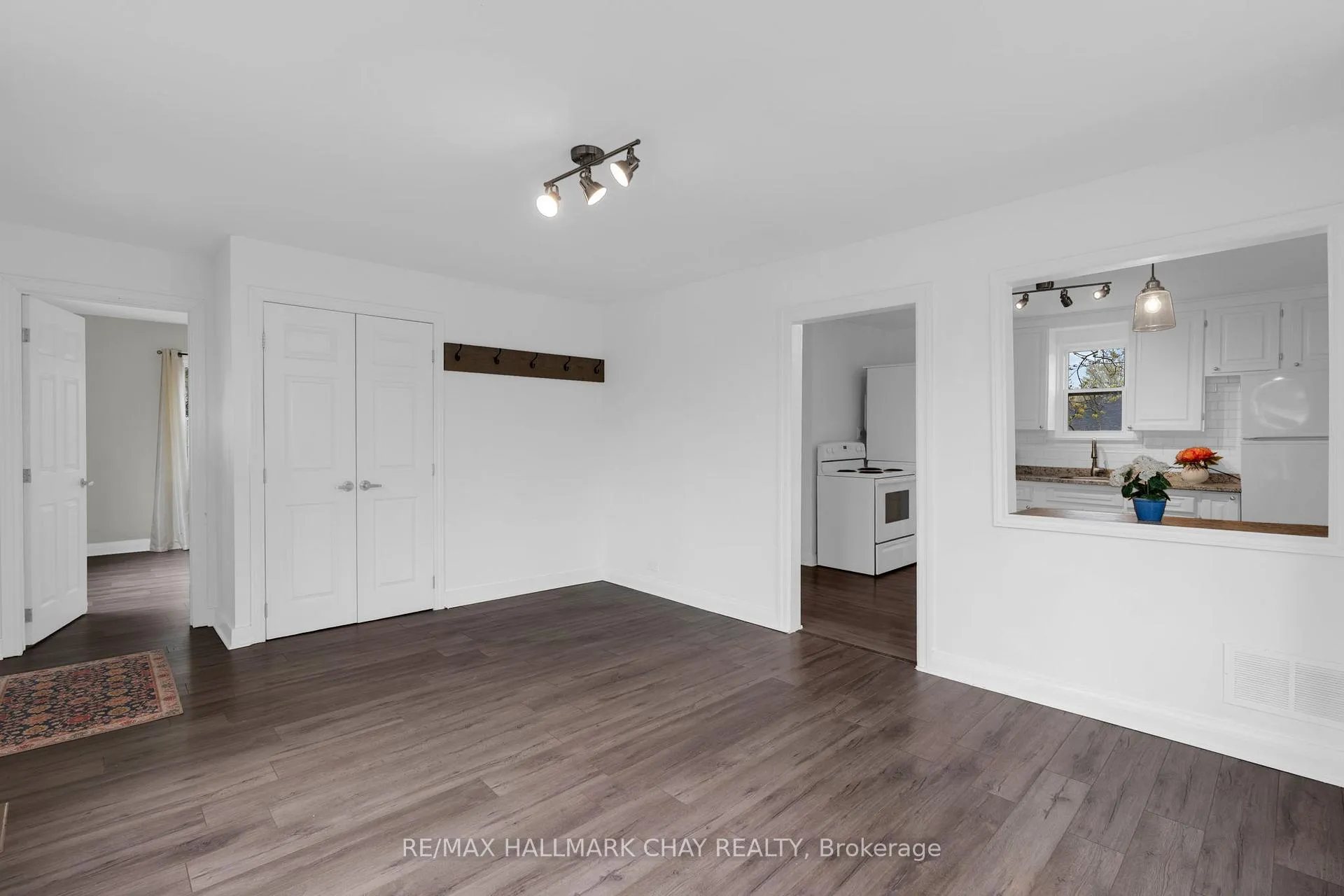 Photo 7 of 296 Barrie Road, Orillia — HOMEH