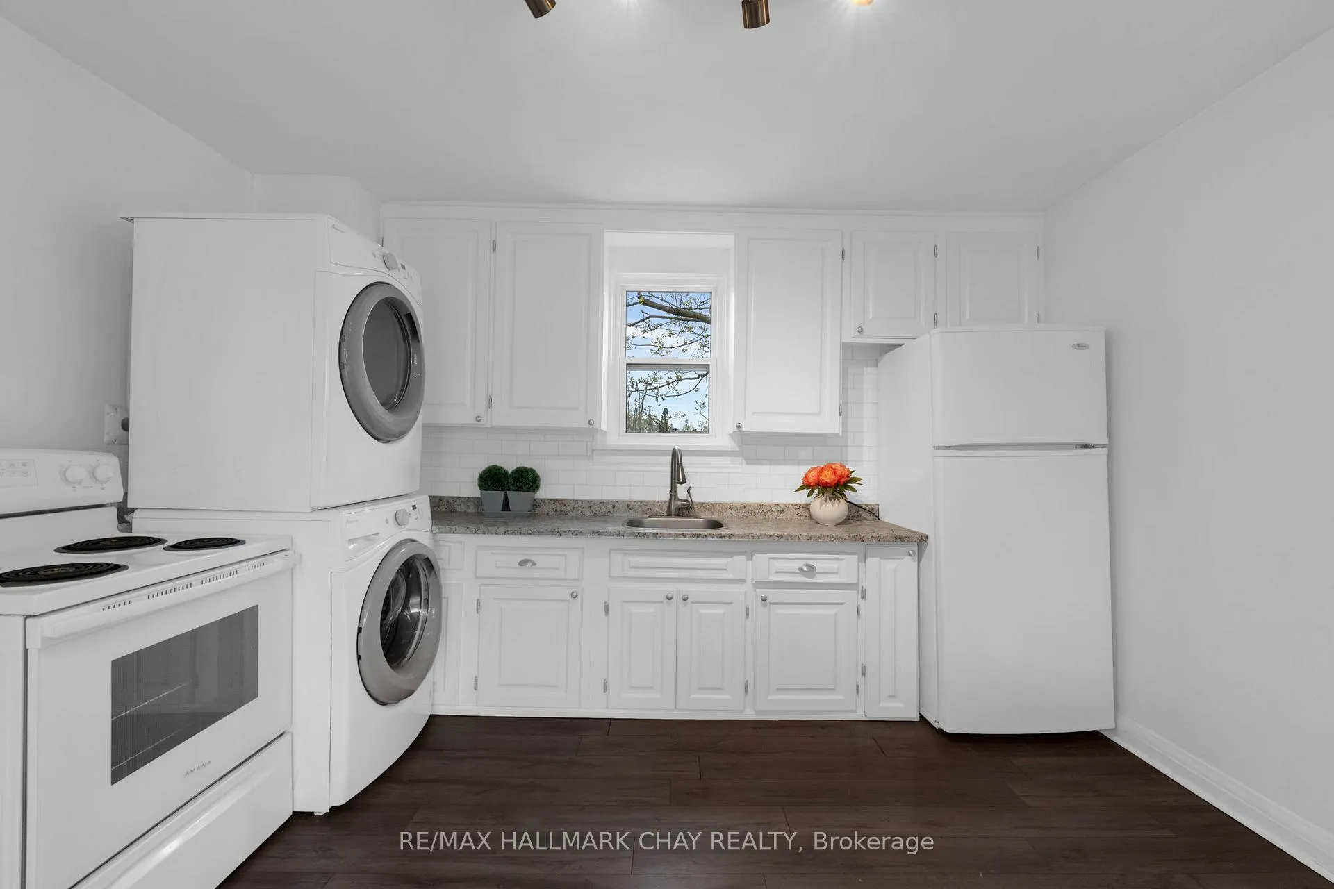 Photo 10 of 296 Barrie Road, Orillia — HOMEH