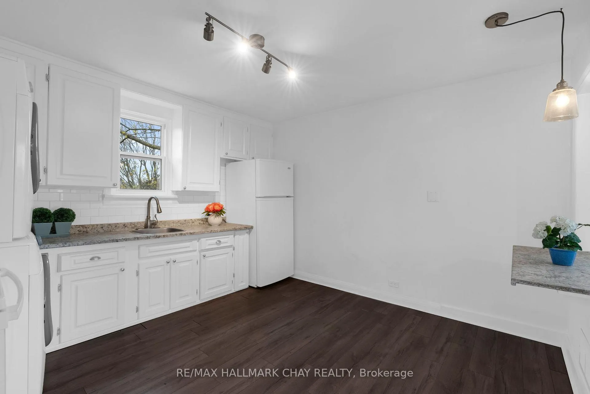 Photo 12 of 296 Barrie Road, Orillia — HOMEH