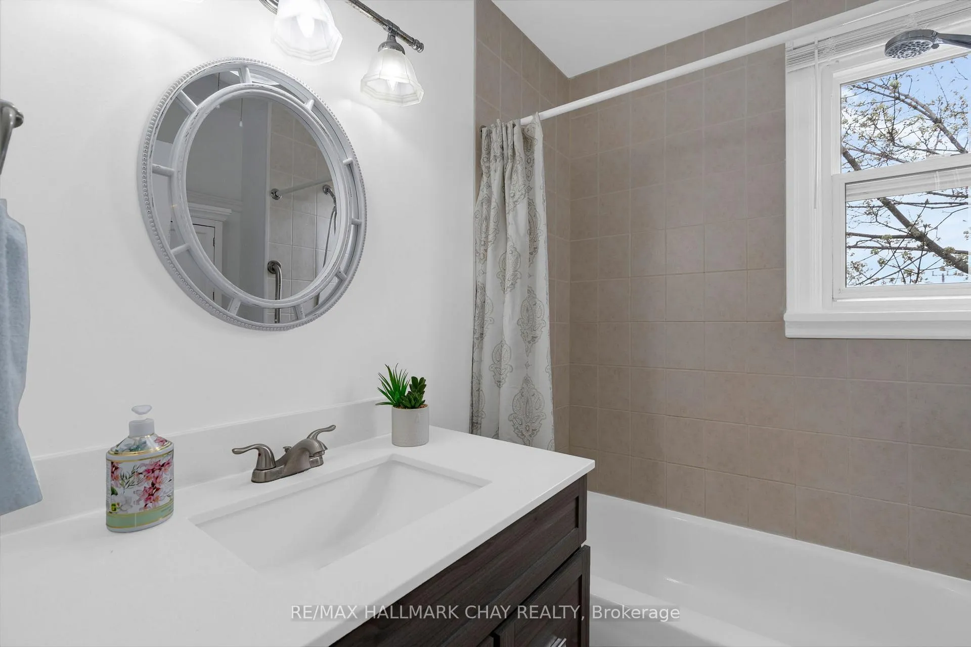 Photo 13 of 296 Barrie Road, Orillia — HOMEH