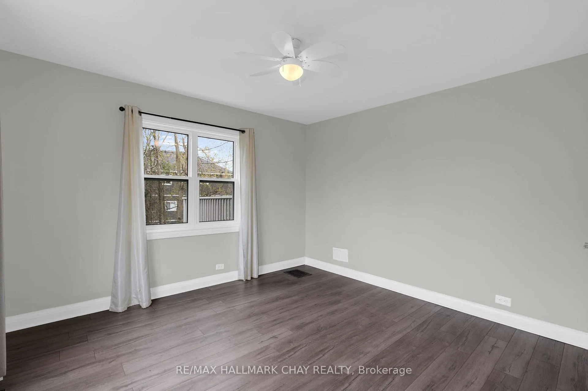 Photo 19 of 296 Barrie Road, Orillia — HOMEH