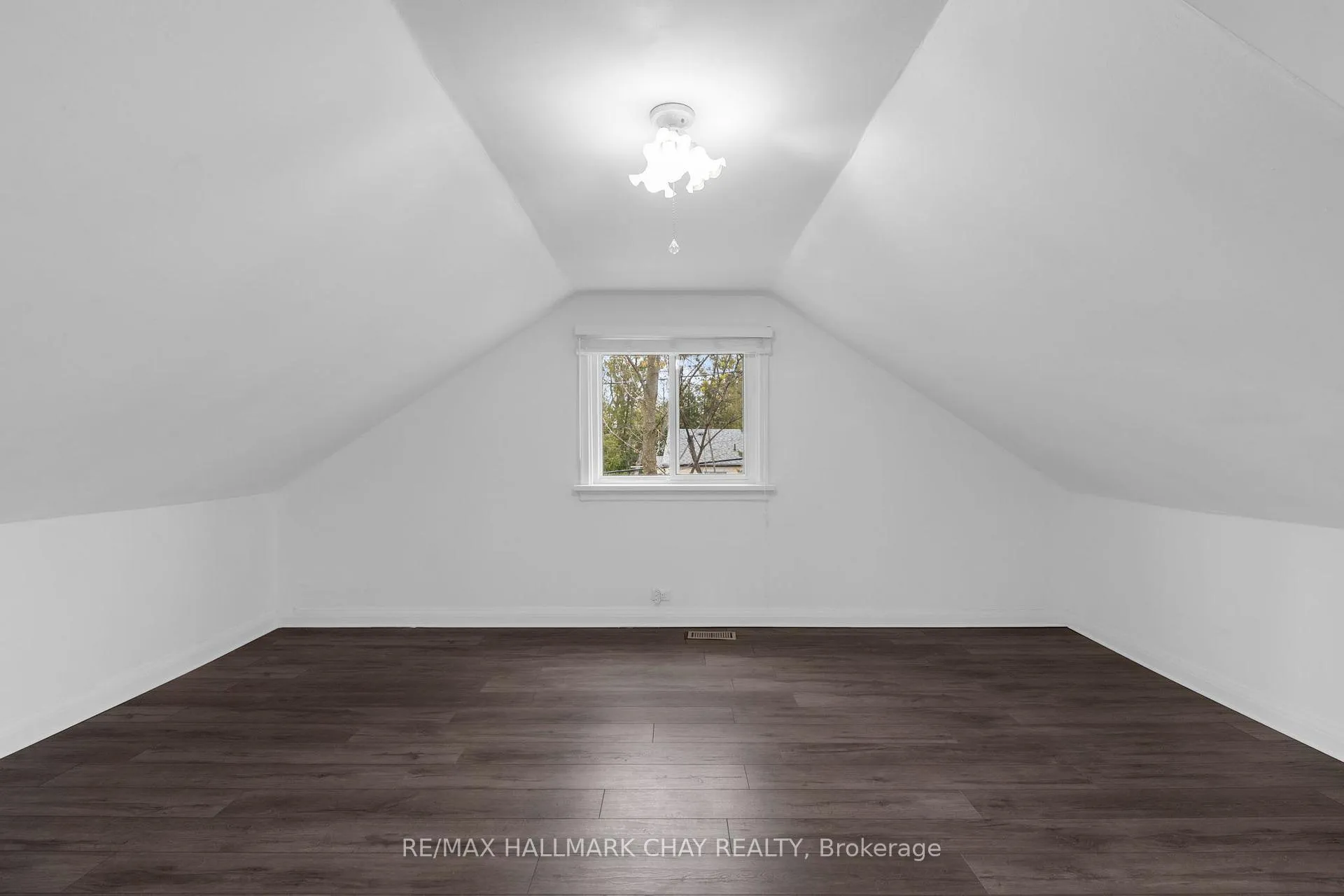 Photo 23 of 296 Barrie Road, Orillia — HOMEH
