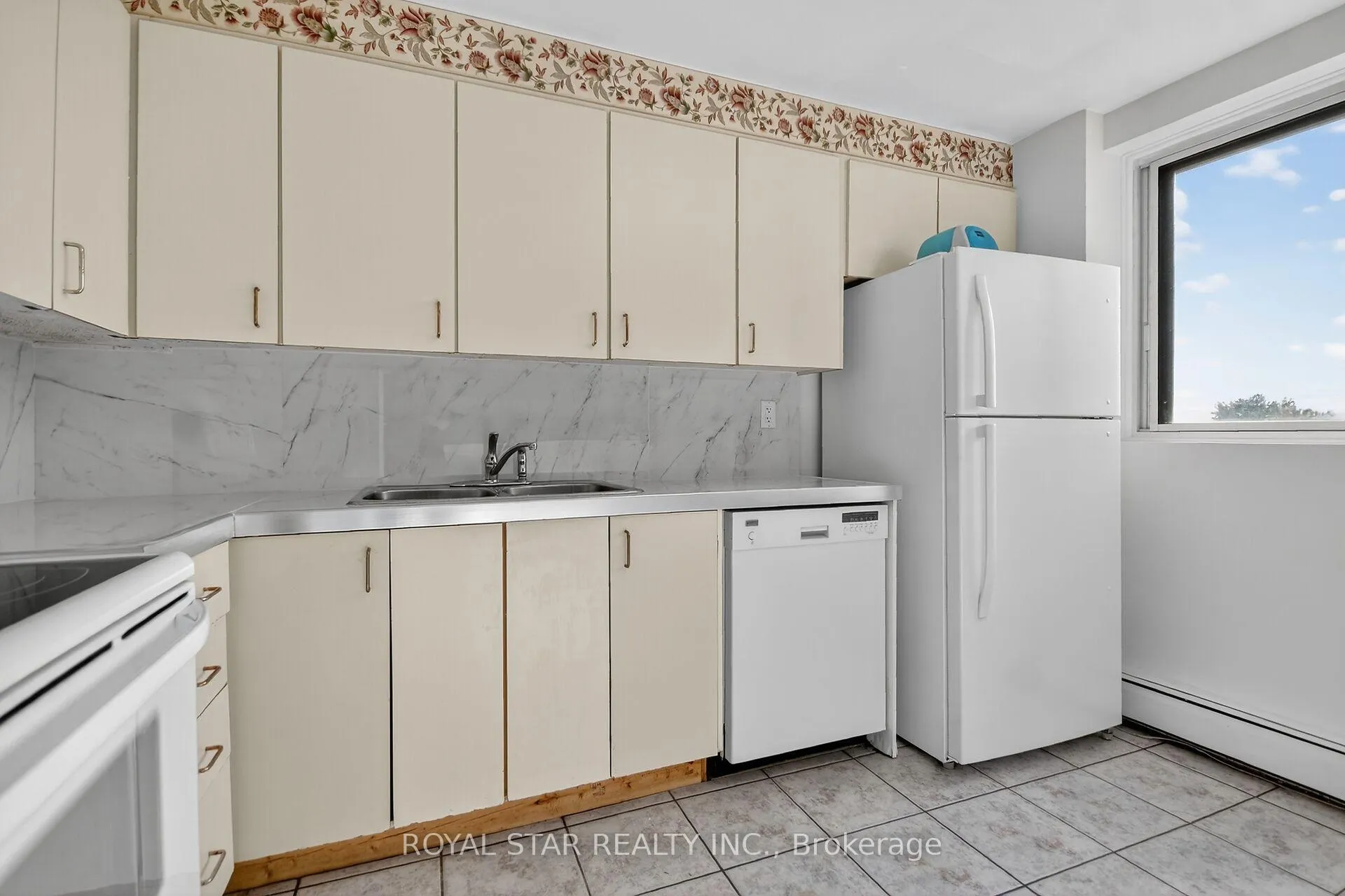Photo 7 of Unit 414, 2650 Southvale Crescent, Ottawa, Sheffield Glen/Industrial Park — HOMEH