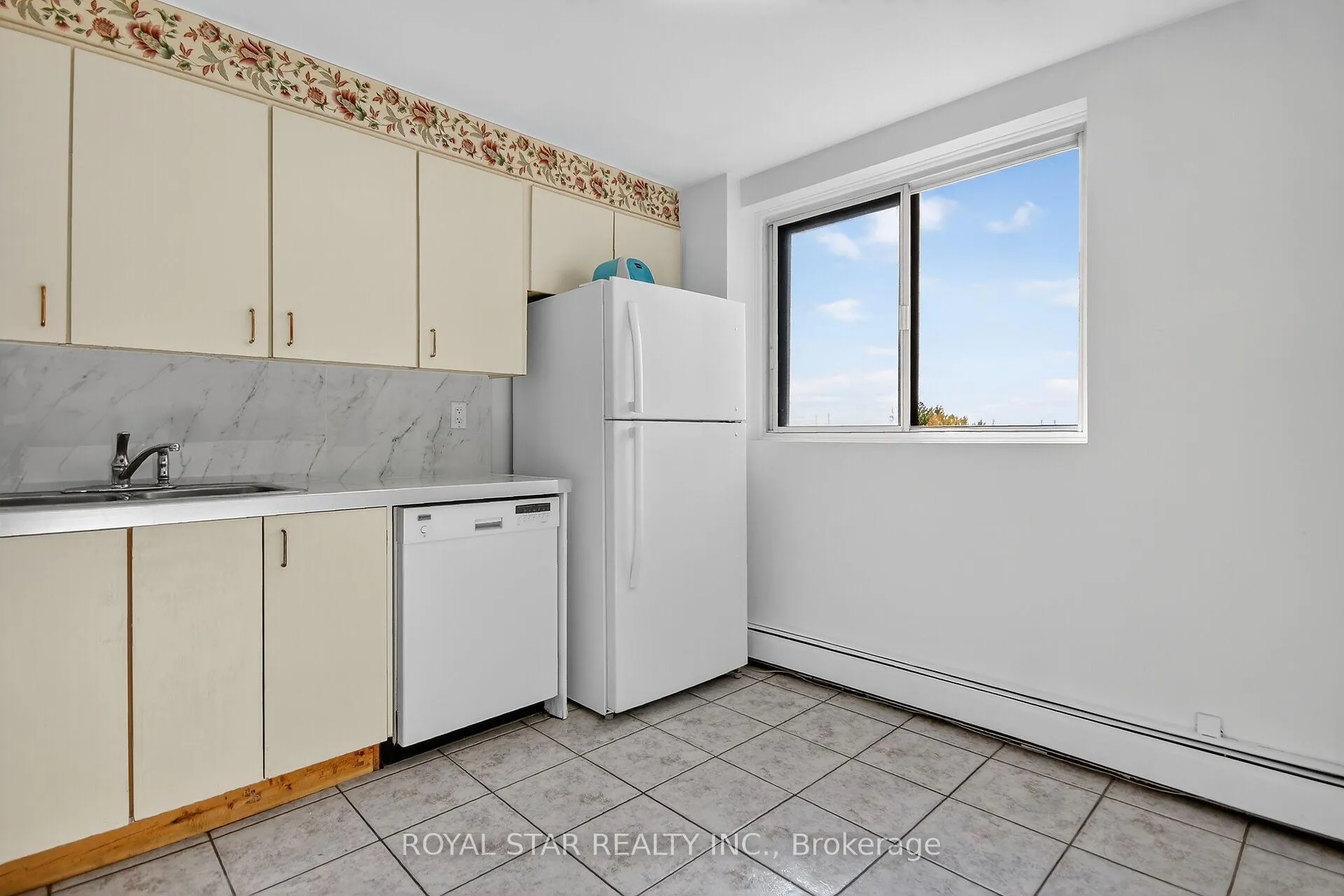 Photo 8 of Unit 414, 2650 Southvale Crescent, Ottawa, Sheffield Glen/Industrial Park — HOMEH