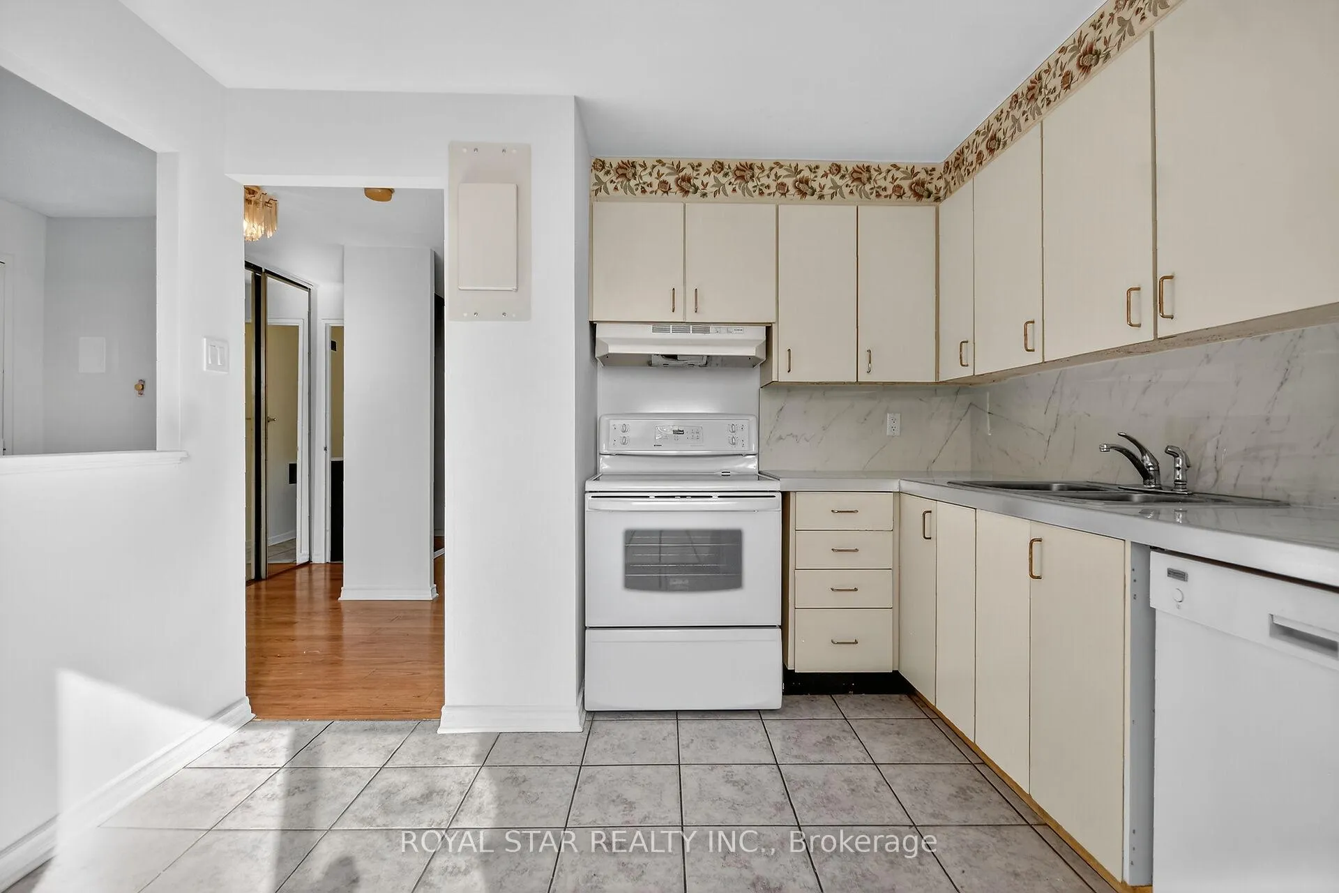 Photo 9 of Unit 414, 2650 Southvale Crescent, Ottawa, Sheffield Glen/Industrial Park — HOMEH
