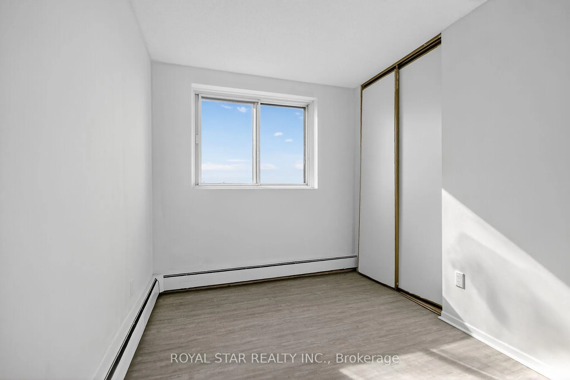 Photo 13 of Unit 414, 2650 Southvale Crescent, Ottawa, Sheffield Glen/Industrial Park — HOMEH