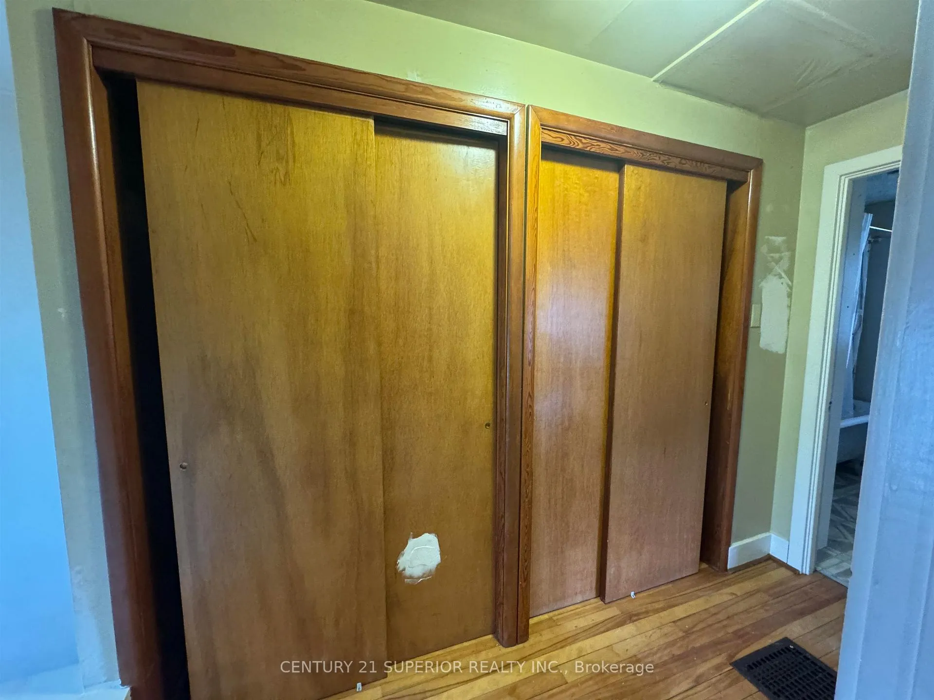 Photo 5 of 25 Ross Avenue, Marathon — HOMEH