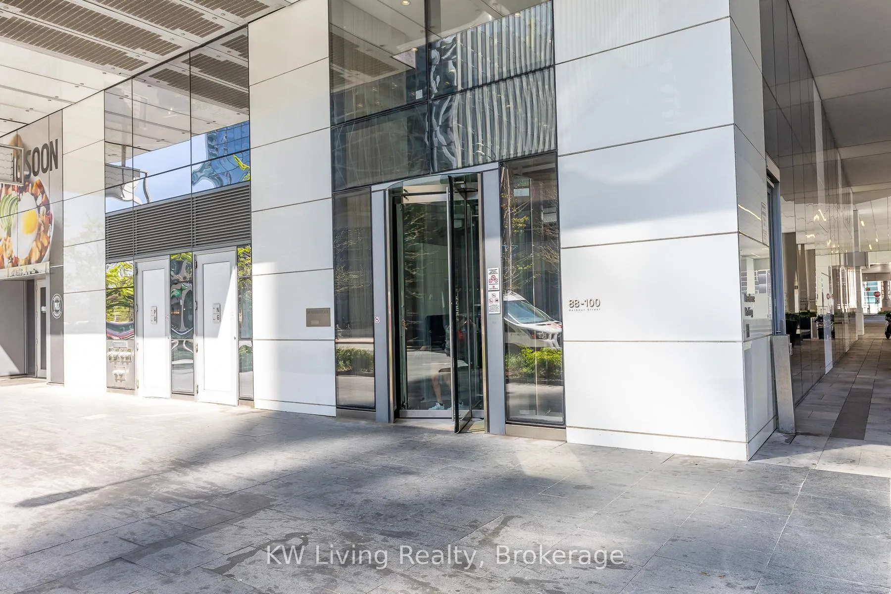 Photo 3 of Unit 1010, 88 Harbour Street, Toronto, Waterfront Communities — HOMEH