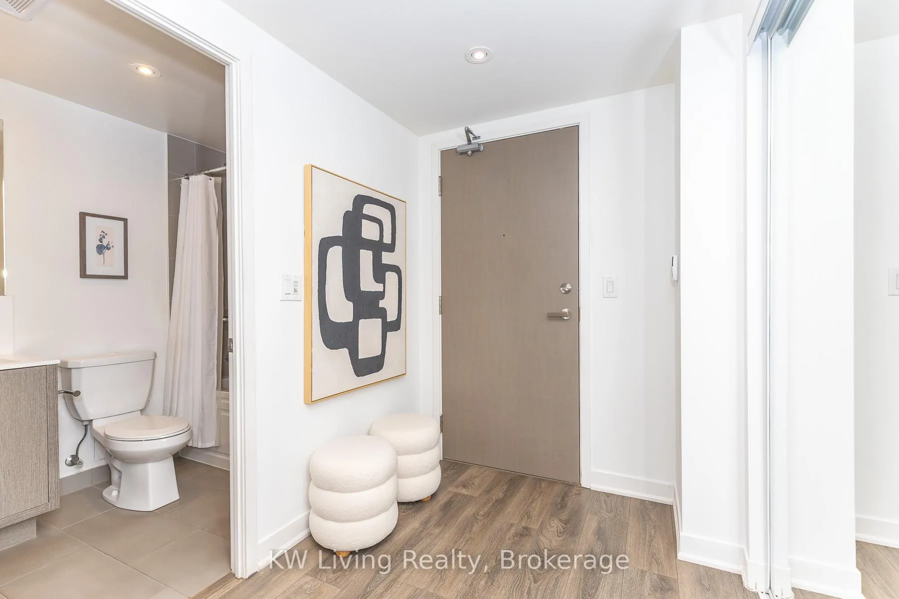 Photo 6 of Unit 1010, 88 Harbour Street, Toronto, Waterfront Communities — HOMEH