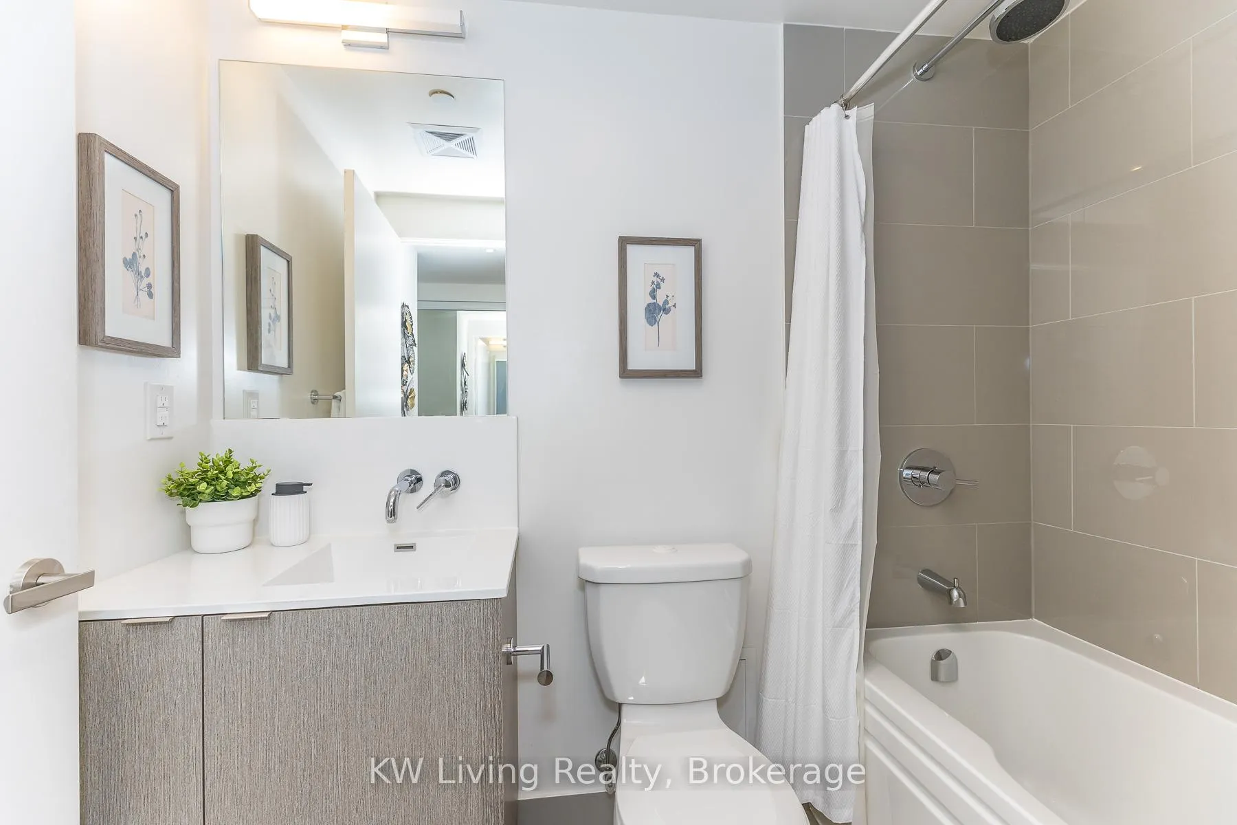 Photo 7 of Unit 1010, 88 Harbour Street, Toronto, Waterfront Communities — HOMEH