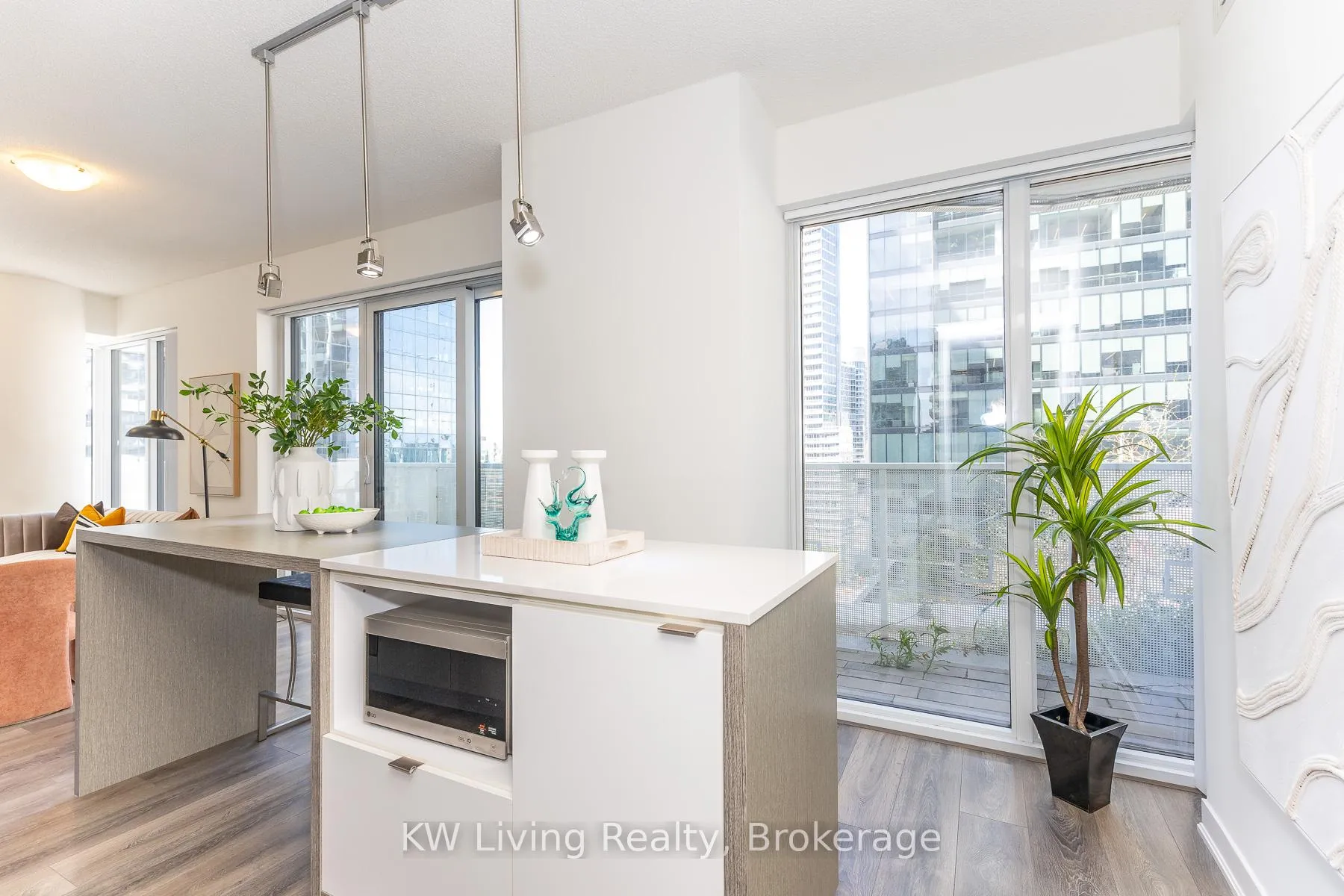 Photo 10 of Unit 1010, 88 Harbour Street, Toronto, Waterfront Communities — HOMEH