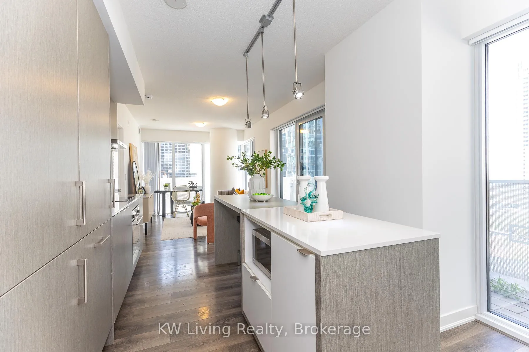 Photo 11 of Unit 1010, 88 Harbour Street, Toronto, Waterfront Communities — HOMEH