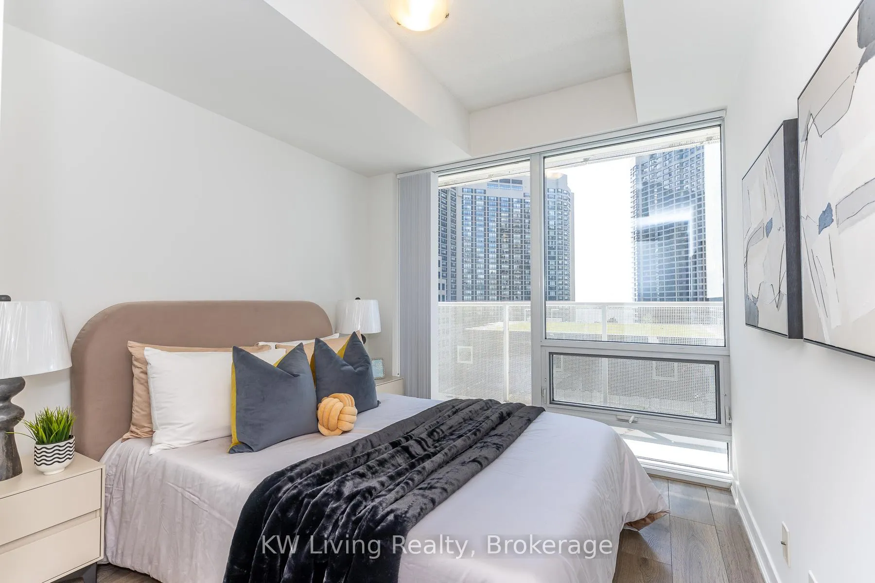 Photo 32 of Unit 1010, 88 Harbour Street, Toronto, Waterfront Communities — HOMEH