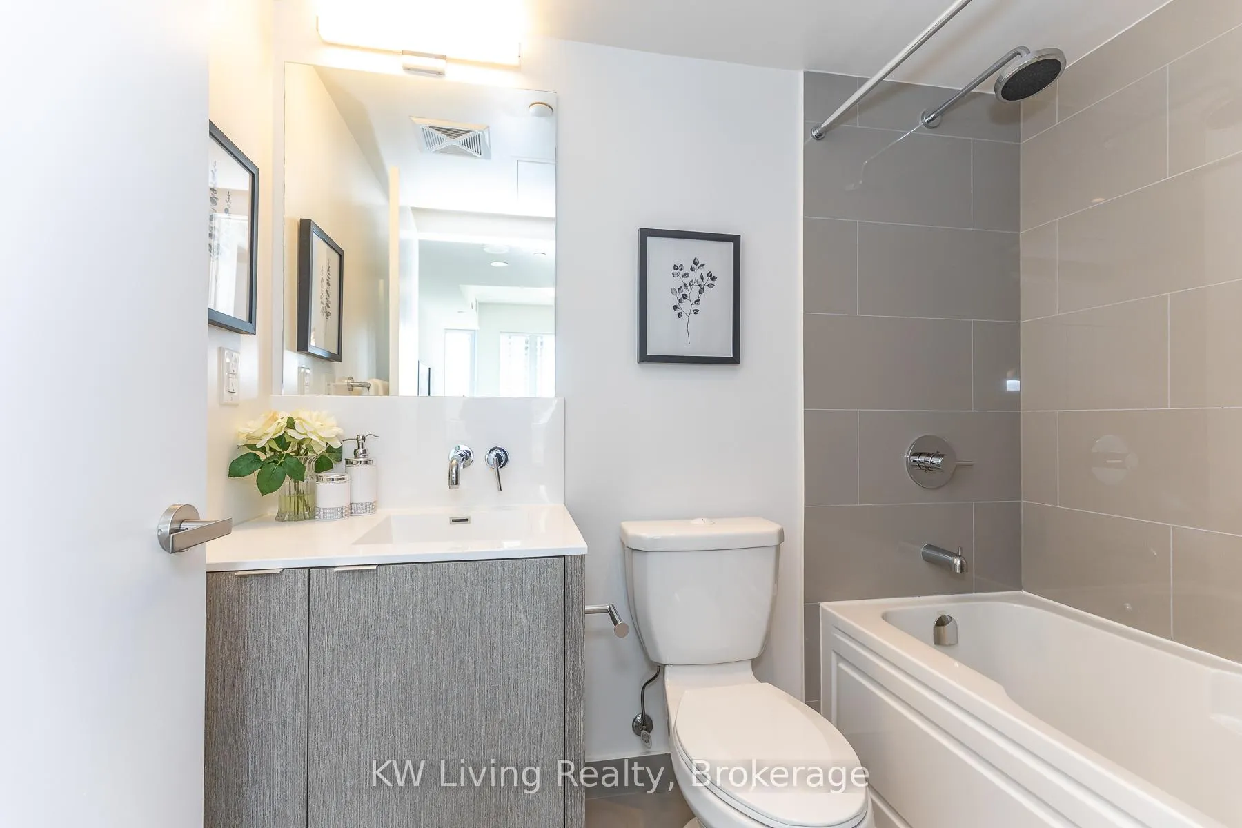 Photo 35 of Unit 1010, 88 Harbour Street, Toronto, Waterfront Communities — HOMEH