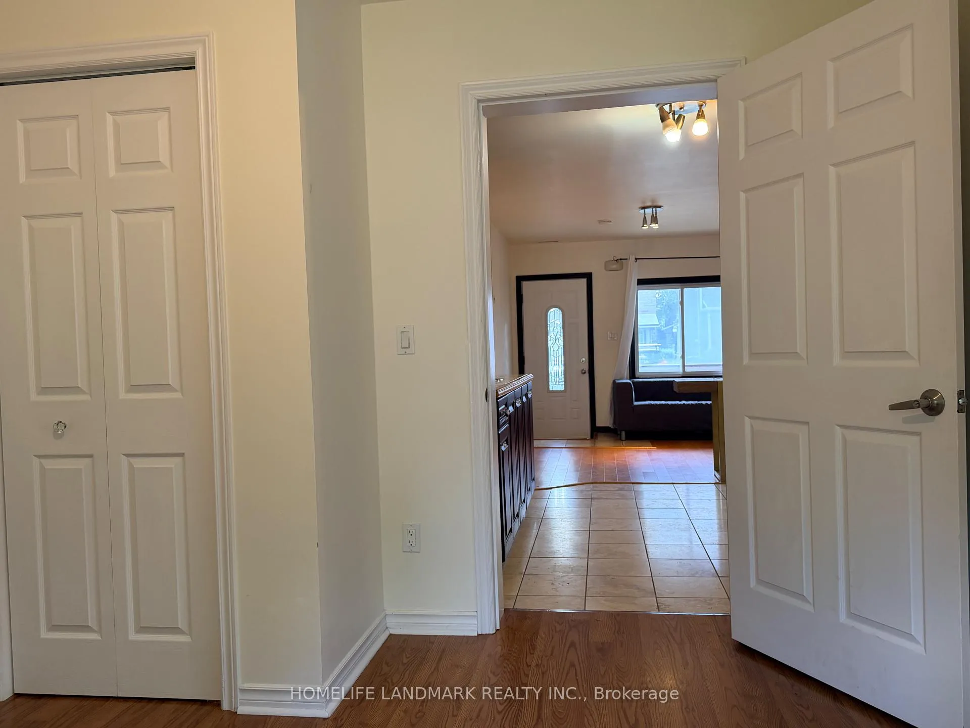 Photo 6 of 15 Fourteenth Street, Etobicoke, New Toronto — HOMEH