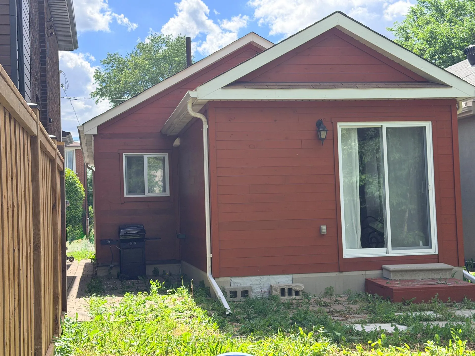 Photo 12 of 15 Fourteenth Street, Etobicoke, New Toronto — HOMEH