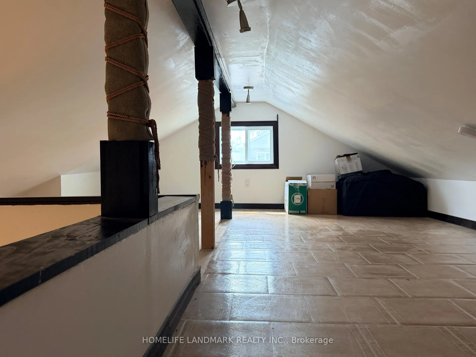 Photo 20 of 15 Fourteenth Street, Etobicoke, New Toronto — HOMEH