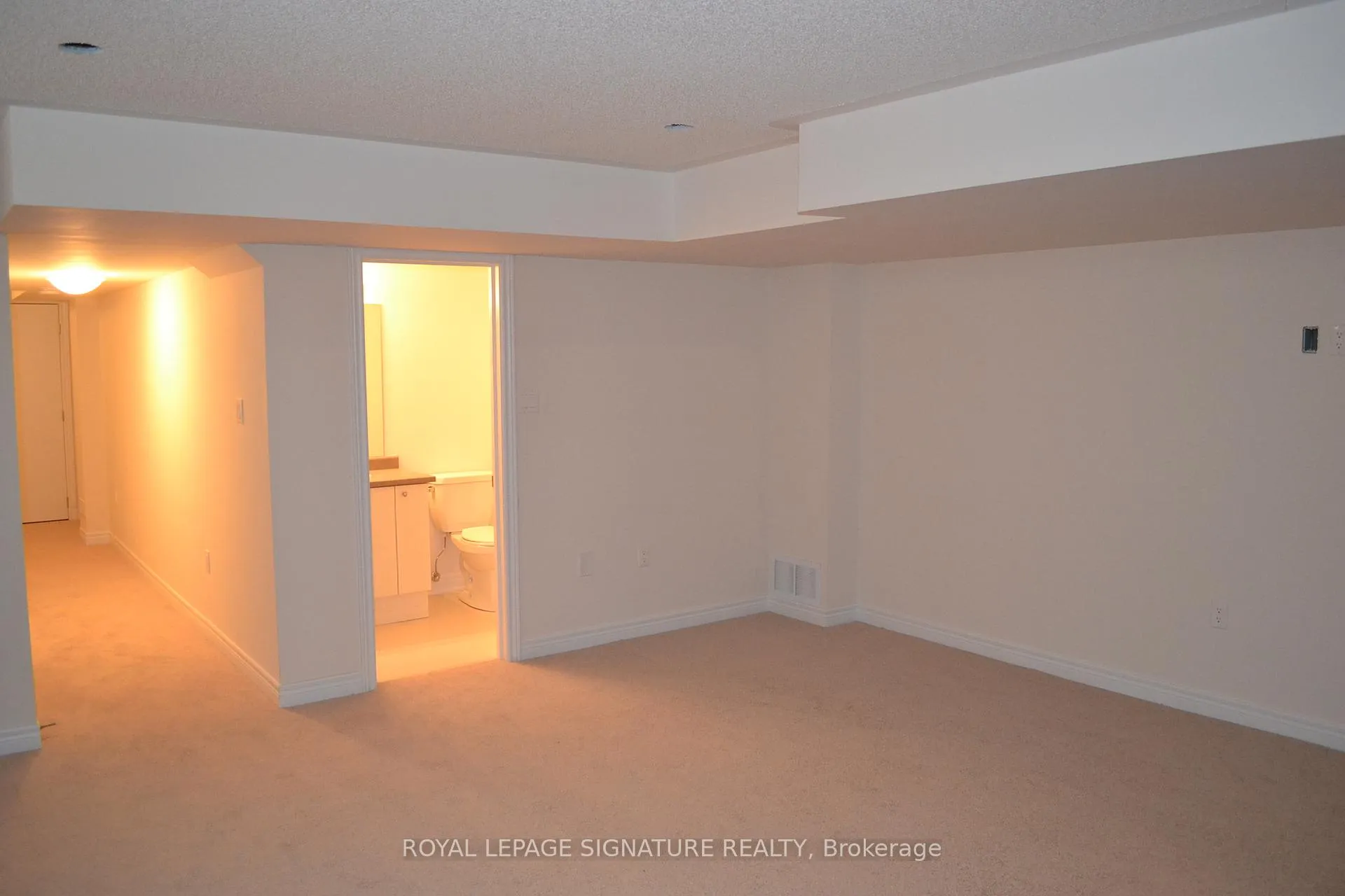 Photo 5 of 656 Asleton Boulevard, Milton, Willmott — HOMEH
