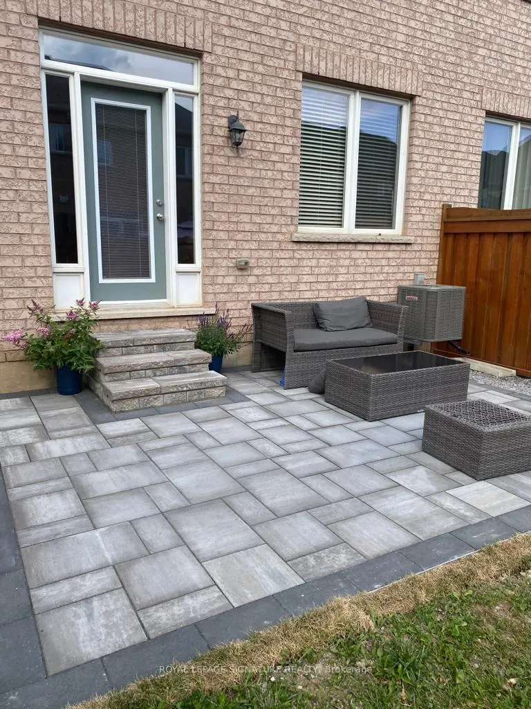 Photo 7 of 656 Asleton Boulevard, Milton, Willmott — HOMEH