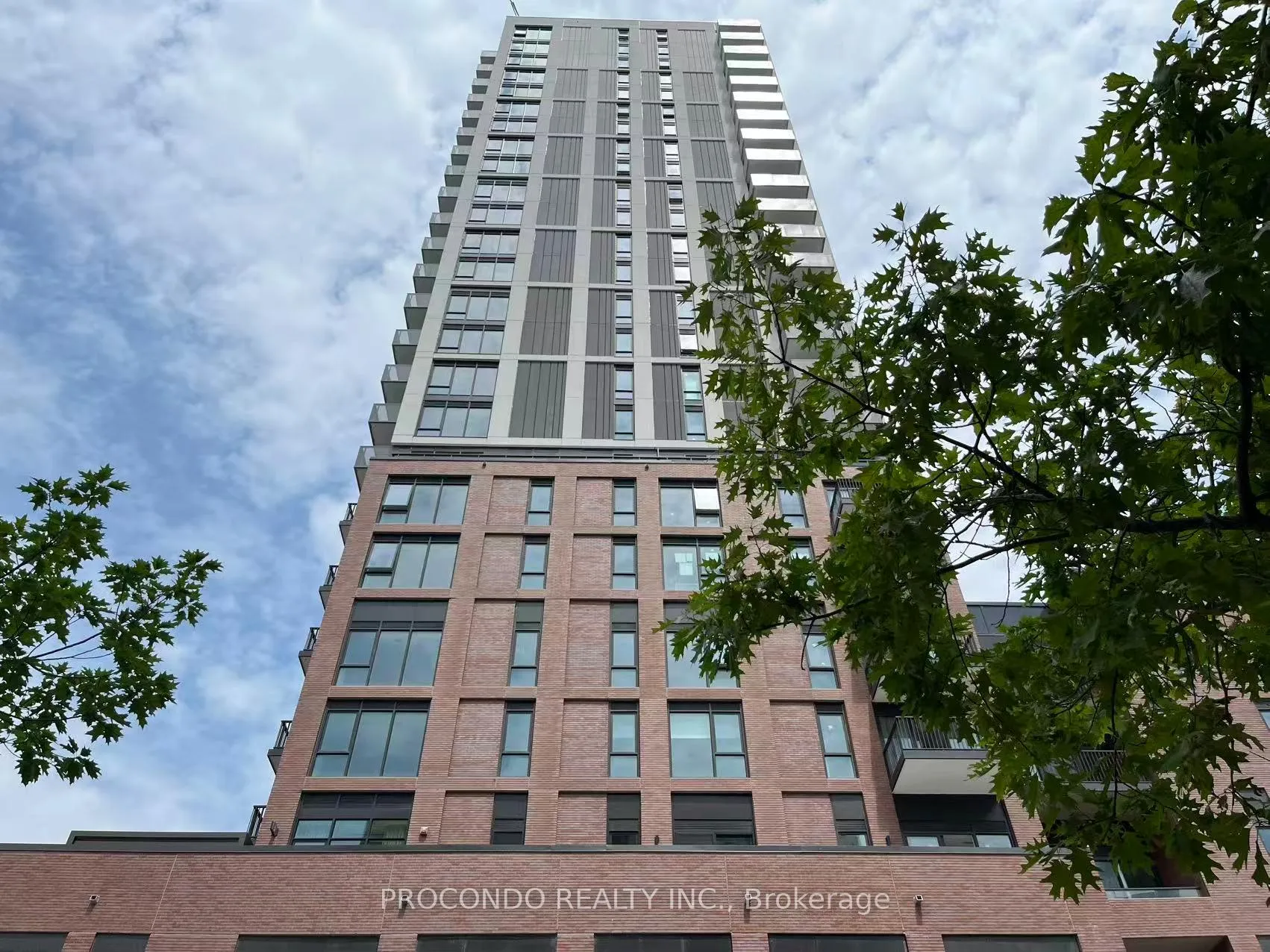 Front of Unit 2010, 10 Oak St Street