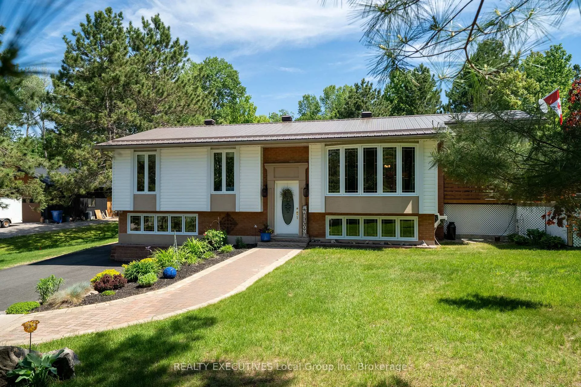 Front of 190 Mirimishi Road