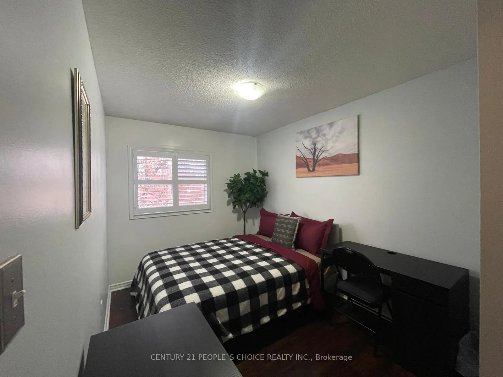 Photo 1 of Unit Room, 54 Carrie Crescent, Brampton, Fletcher's West — HOMEH