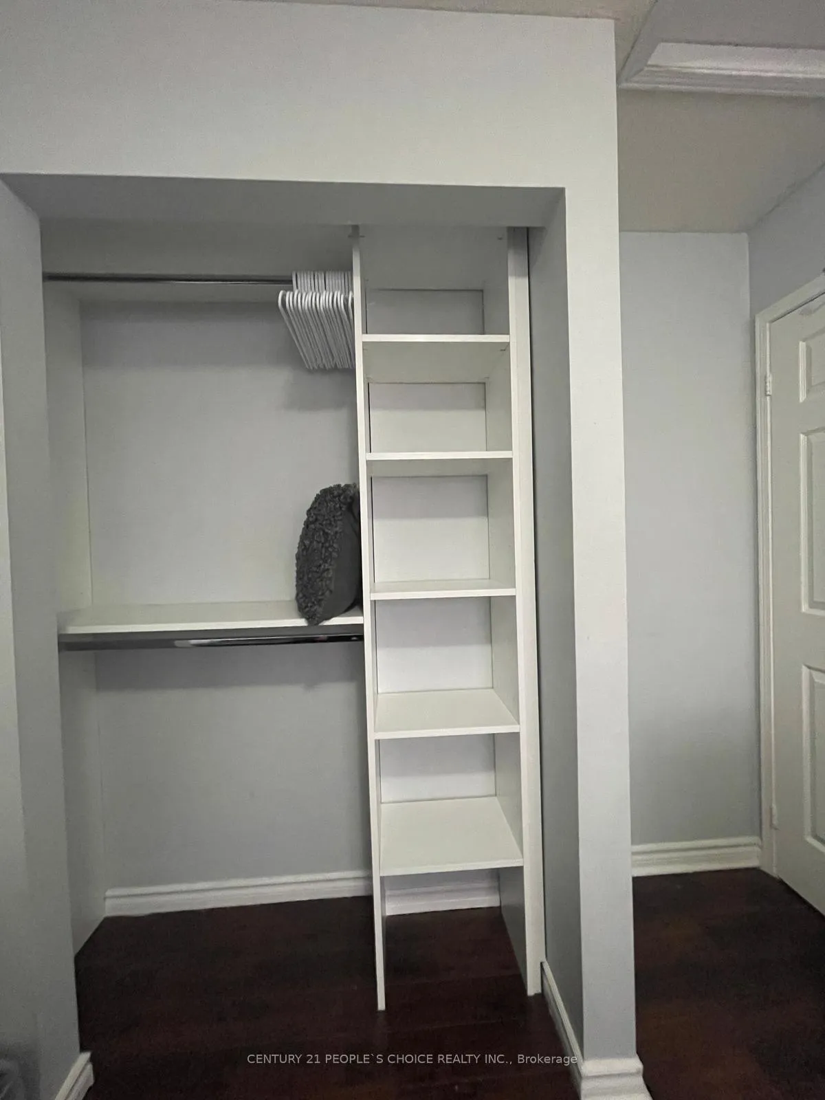 Photo 3 of Unit Room, 54 Carrie Crescent, Brampton, Fletcher's West — HOMEH