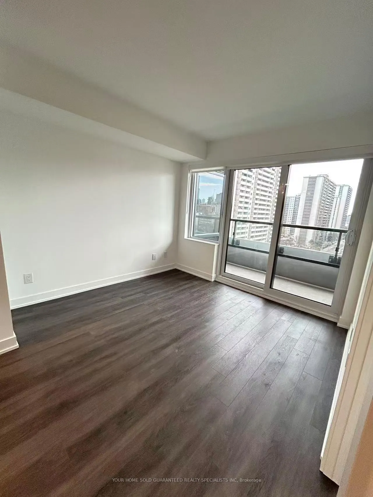 Photo 6 of Unit 905, 609 Sherbourne Street, Toronto, North St. James Town — HOMEH