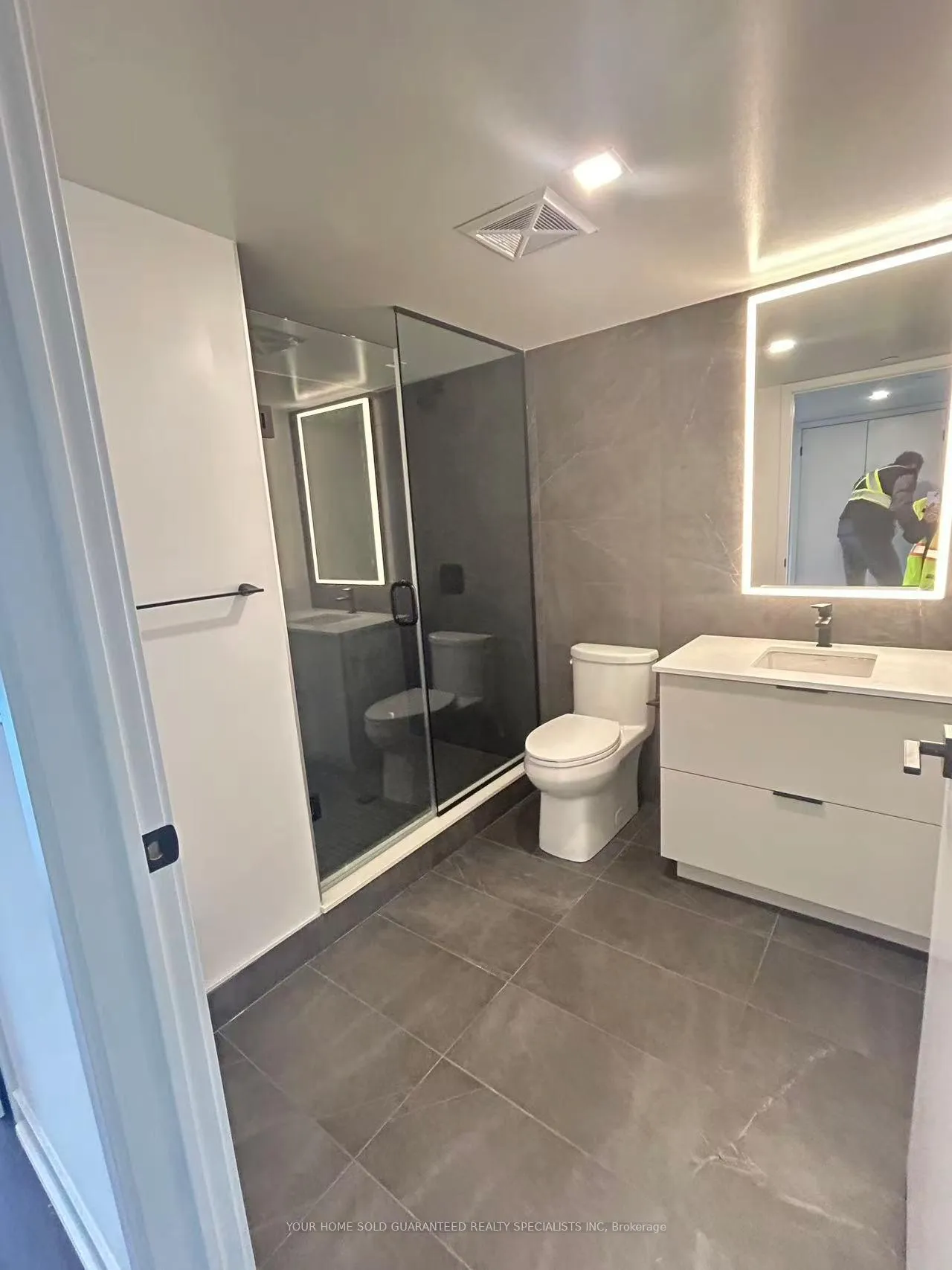Photo 9 of Unit 905, 609 Sherbourne Street, Toronto, North St. James Town — HOMEH