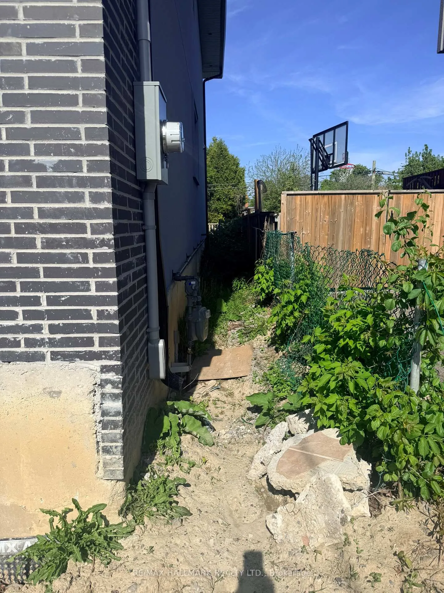 Photo 2 of 783 Midland Avenue, Scarborough, Kennedy Park — HOMEH